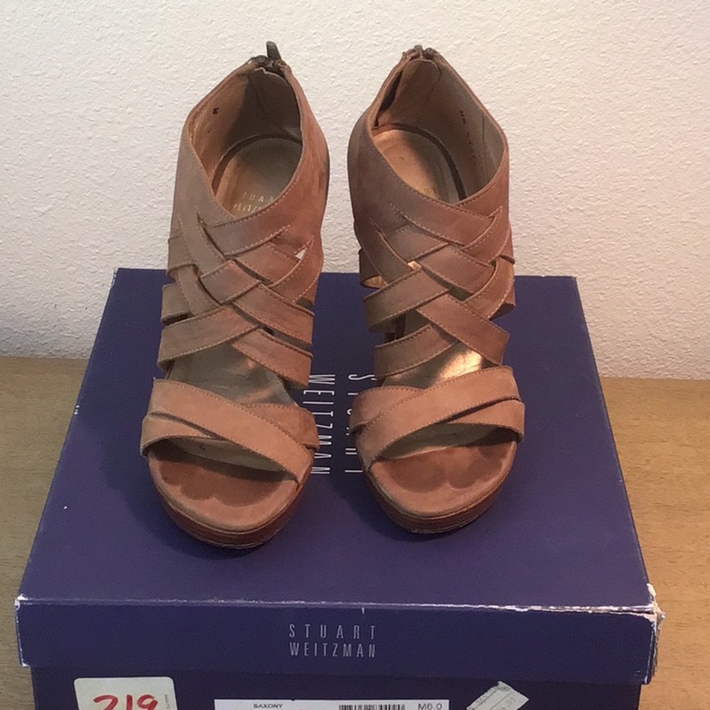 Stuart Weitzman Saxony tan nubuc platform pumps